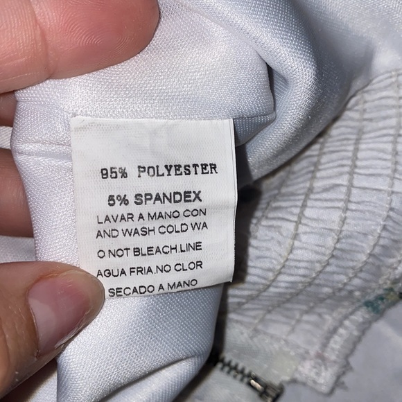 WHITE FLORAL CROP BLOUSE - Picture 7 of 7